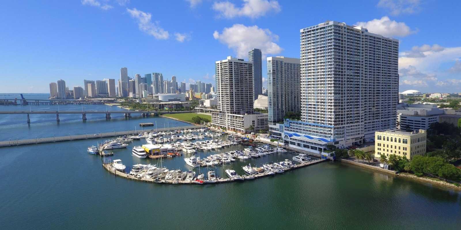 Edgewater: Vibrante y en auge, con vistas que te robarán el aliento