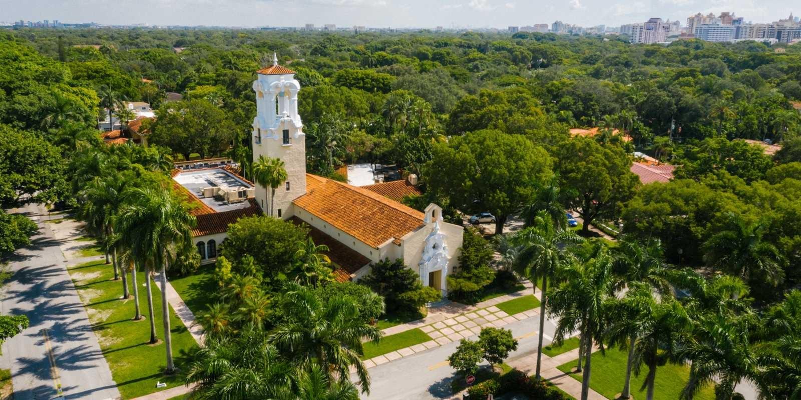 Coral Gables: Encanto mediterráneo y lujo atemporal en la "Ciudad Hermosa"