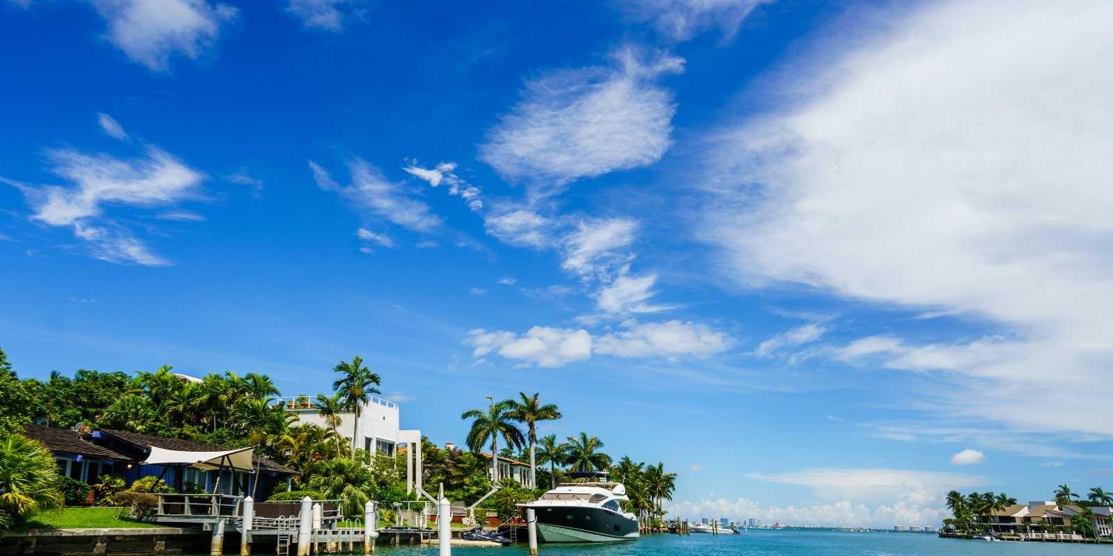 Key Biscayne: Una isla paradisíaca con desarrollos de baja densidad y alto standing